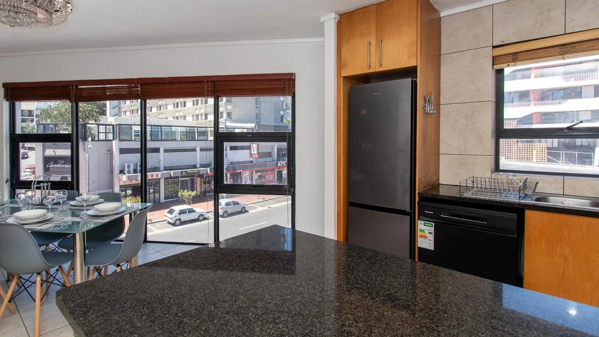 Spacious 1 Bedroom Apartment, Atlantica, Seapoint Cape Town