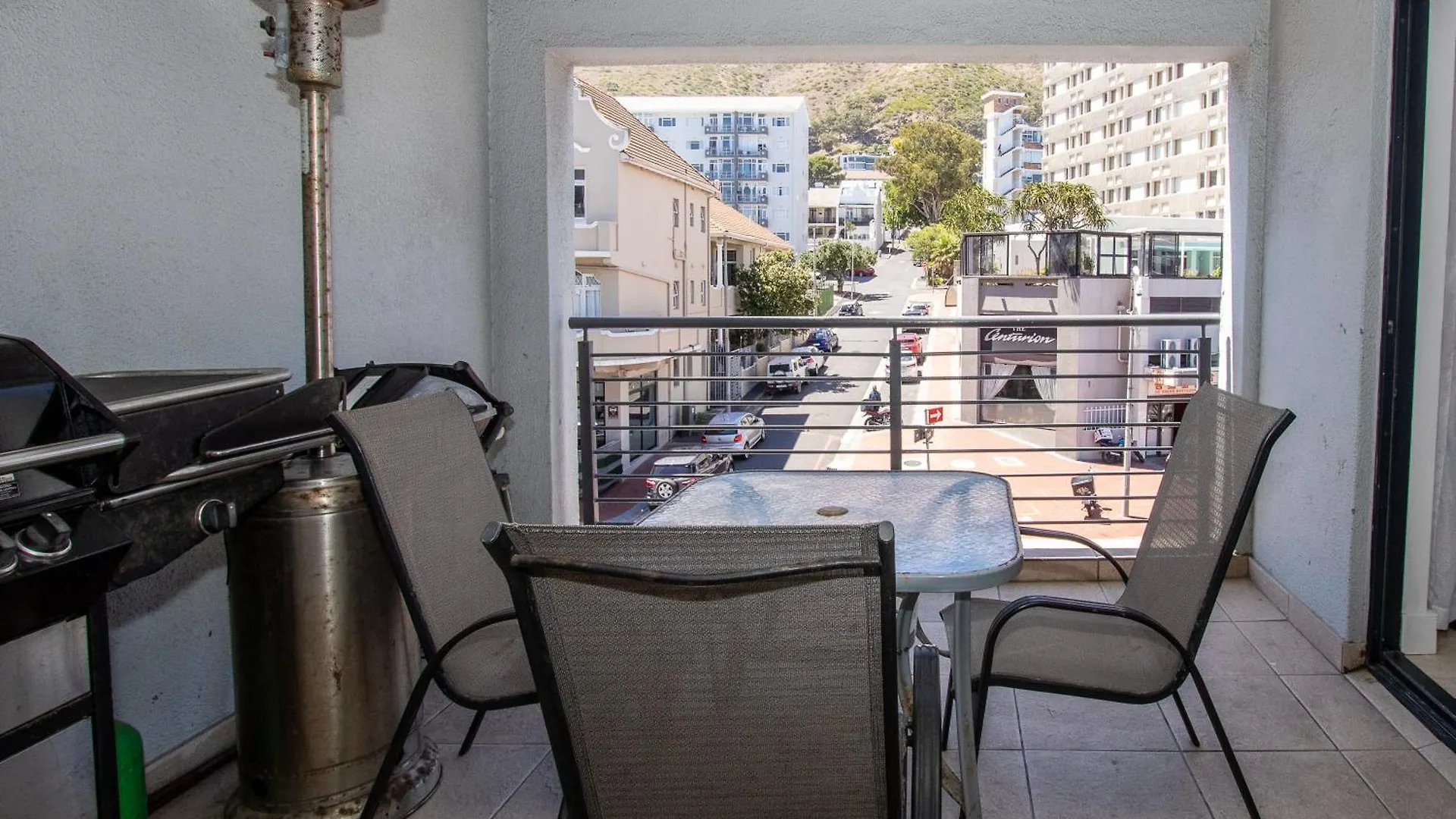 Spacious 1 Bedroom Apartment, Atlantica, Seapoint Cape Town 0*,