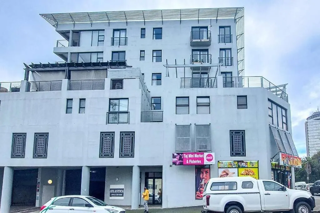 Spacious 1 Bedroom Apartment, Atlantica, Seapoint Cape Town Daire